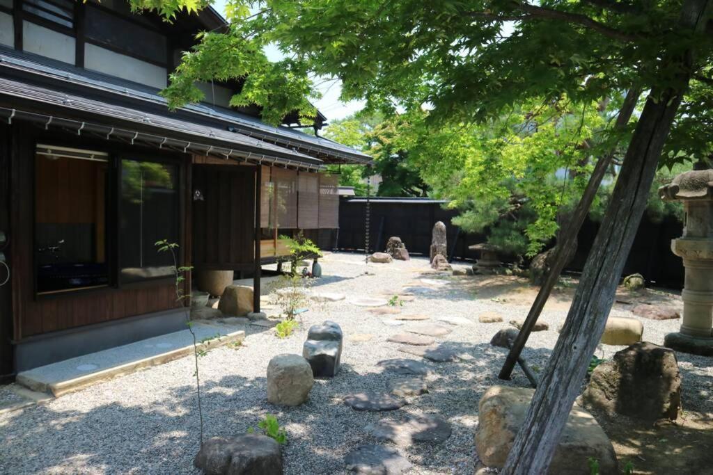 Вилла Yoshiki No Sato Dainichi No Yado Хида Экстерьер фото